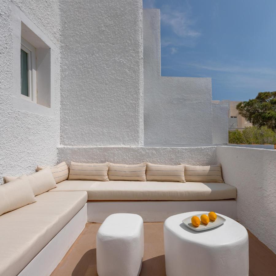 Voca Hotel & Suites Kamári Екстериор снимка