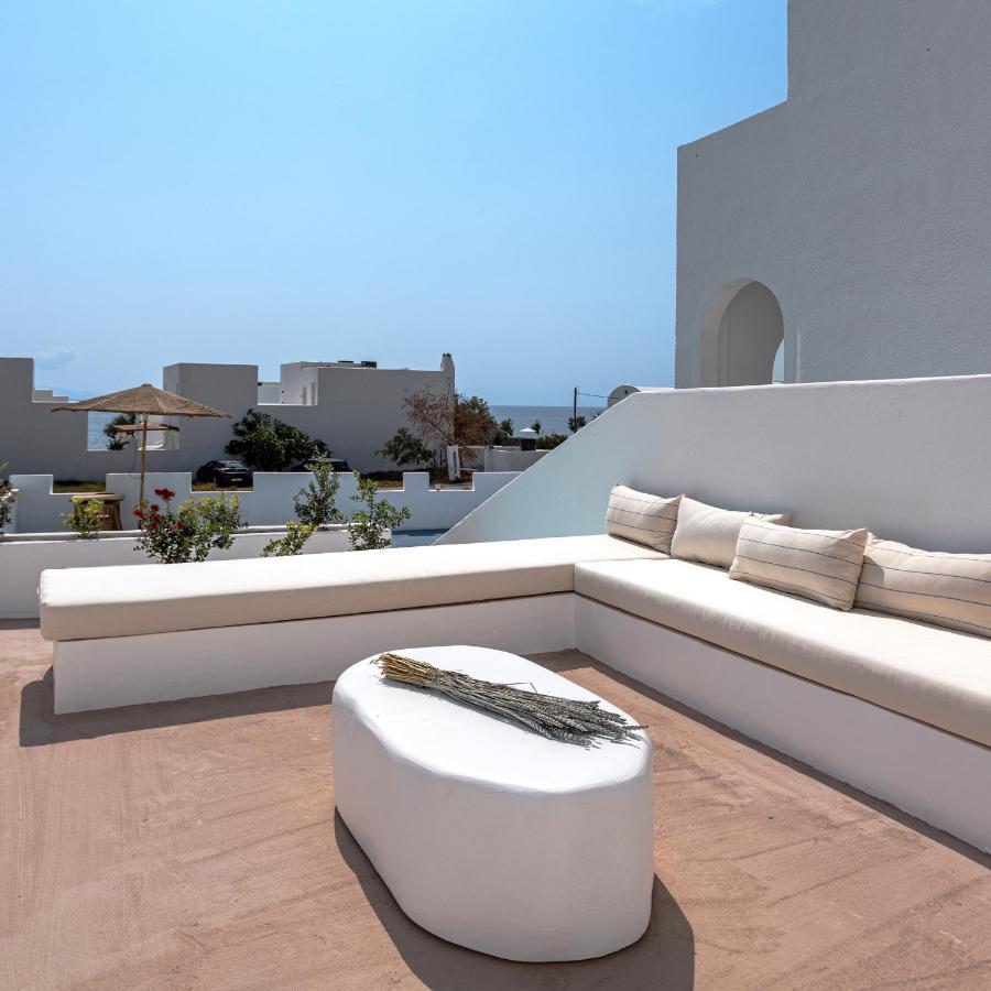 Voca Hotel & Suites Kamári Екстериор снимка