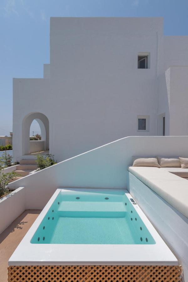Voca Hotel & Suites Kamári Екстериор снимка