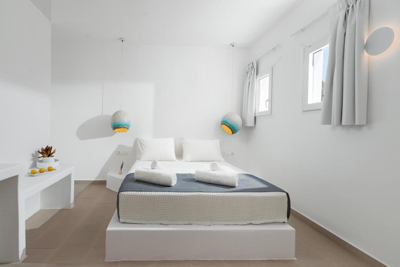 Voca Hotel & Suites Kamári Екстериор снимка